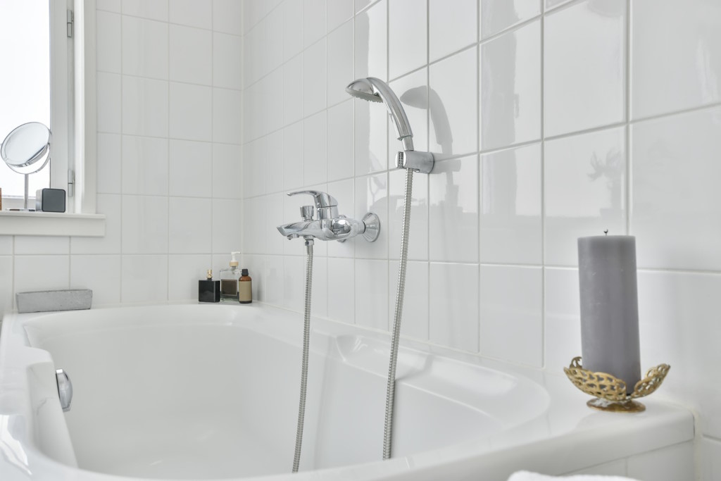 move-in bathroom cleaning checklist — toilet grout tiles disinfection